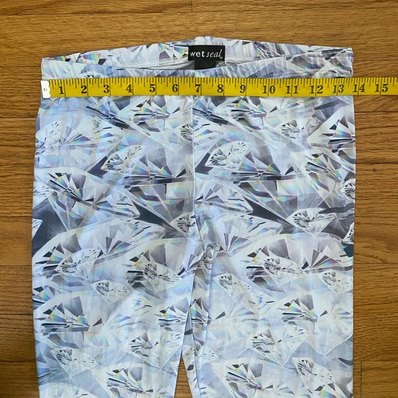 Wet Seal leggings, Size LARGE , Diamond design - Picture 3 of 4